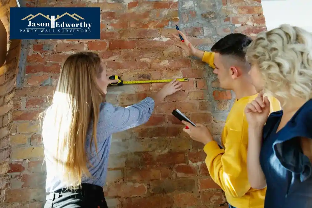 What are the responsibilities of a party wall surveyor Dunscroft?